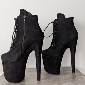 Leecabe black suede platform bootie